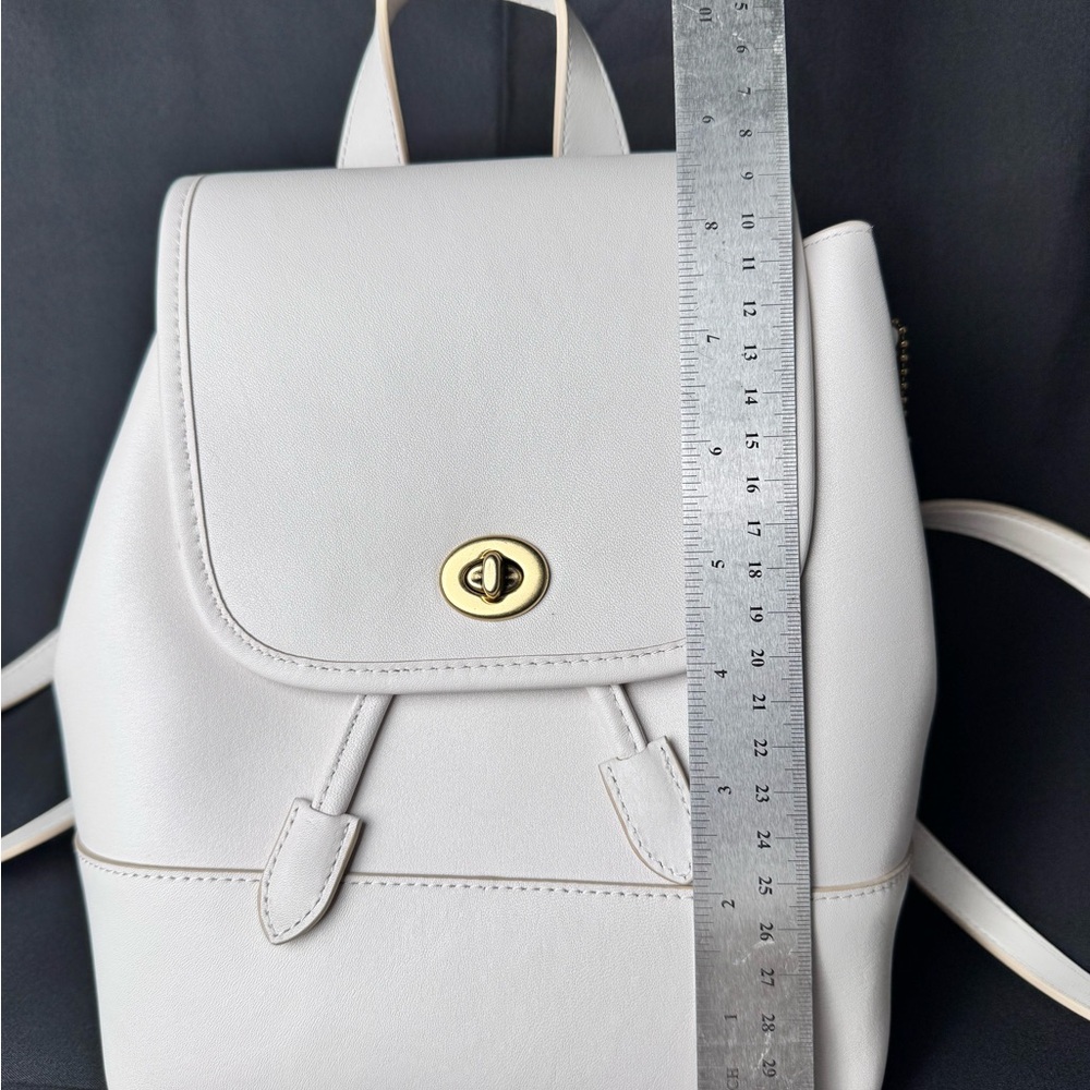 Coach Turnlock Leather Backpack White Classic Gold Hardware NWOT Clean Condition - Picture 15 of 16